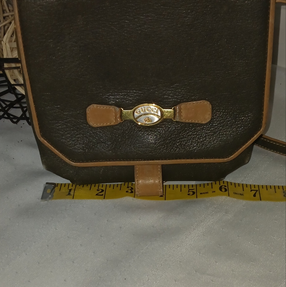 Gucci  Plus Vintage Leather Crossbody Messenger Bag. Accepting offers! - Picture 16 of 16